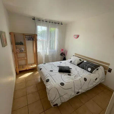 Entre Lacs, Balades Et Culture 別荘 Salmiech